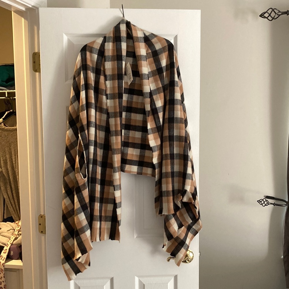 A shawl/cover up